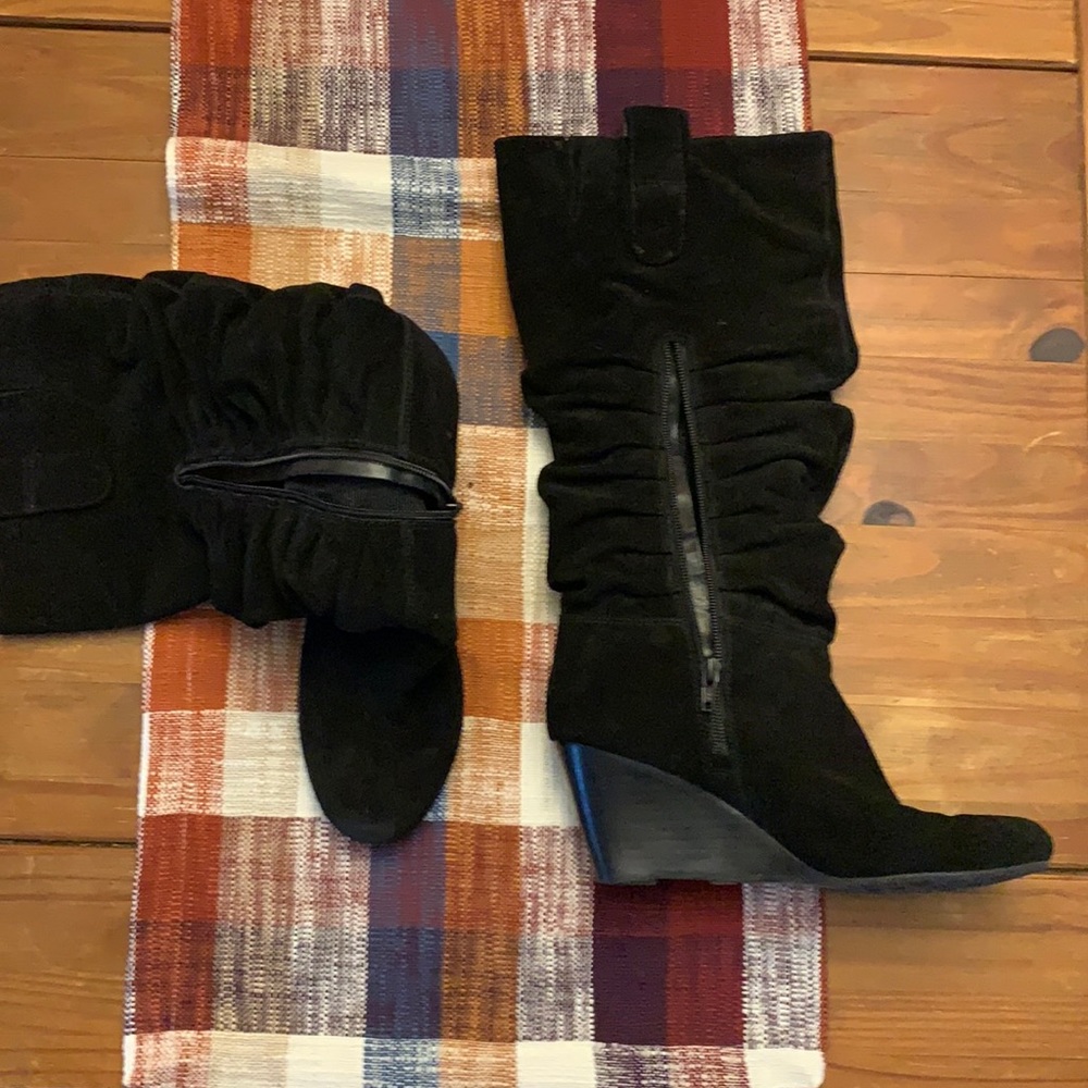 Arturo Chiang Black Suede wedge heeled boots